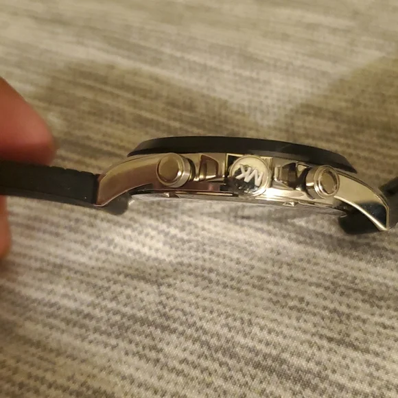 Michael Kors watch ⌚️ - Picture 3 of 4